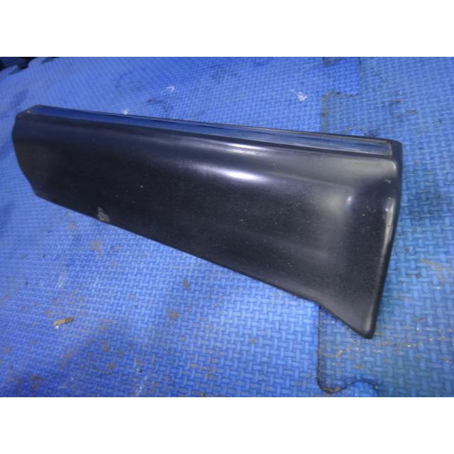 メルセデス ベンツ W123 230E 等 左 下 フロント フェンダー  モール   [8760] |  | 02