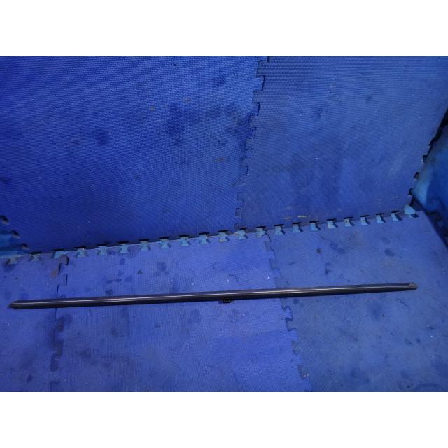 メルセデス ベンツ W123 230E 等 右 フロント フェンダー モール   [8760] | 