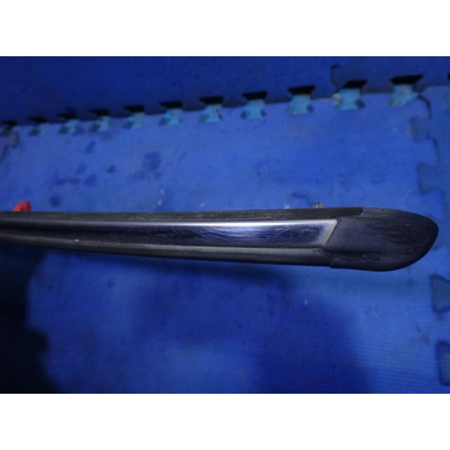 メルセデス ベンツ W123 230E 等 右 フロント フェンダー モール   [8760] |  | 03