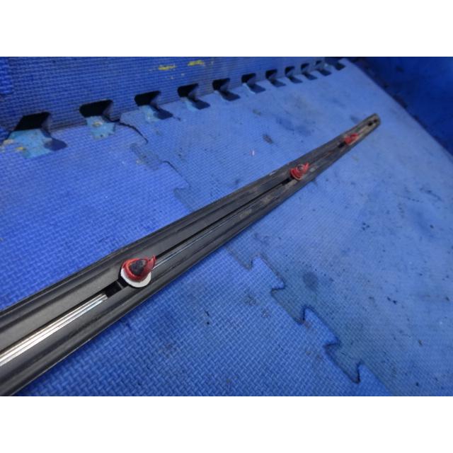 メルセデス ベンツ W123 230E 等 右 フロント フェンダー モール   [8760] |  | 04