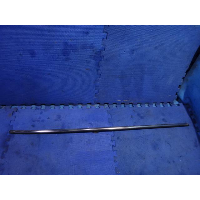 メルセデス ベンツ W123 230E 等 左 フロント フェンダー モール   [8760] | 