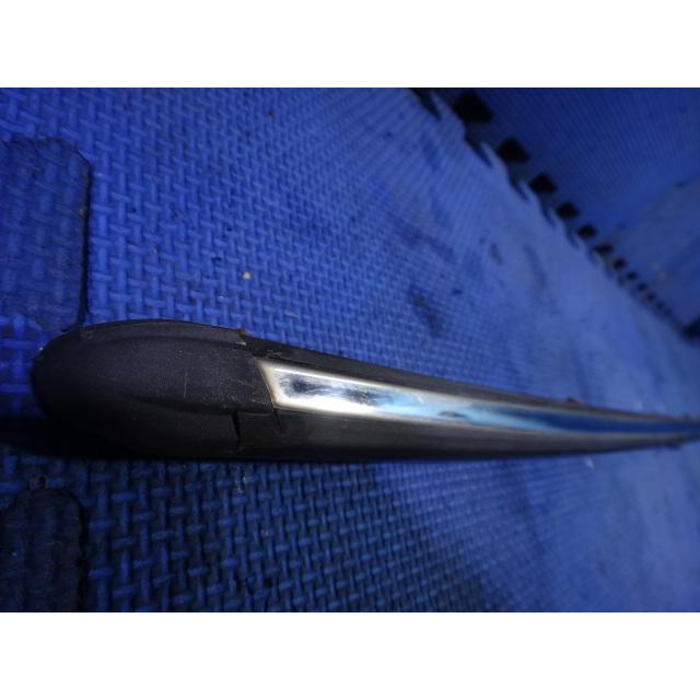 メルセデス ベンツ W123 230E 等 左 フロント フェンダー モール   [8760] |  | 02