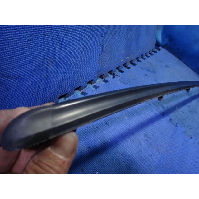 メルセデス ベンツ W123 230E 等 左 フロント フェンダー モール   [8760] |  | 06