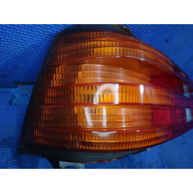 メルセデス ベンツ W123 230E 等 左 テール レンズ ライト ランプ アウター   [8760] |  | 01