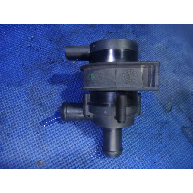 VW ザ ビートル 16CBZ 等 アディショナル 補助 ウォーター ポンプ  品番 1K0965561 L走:39,300Km [8937] |  | 01