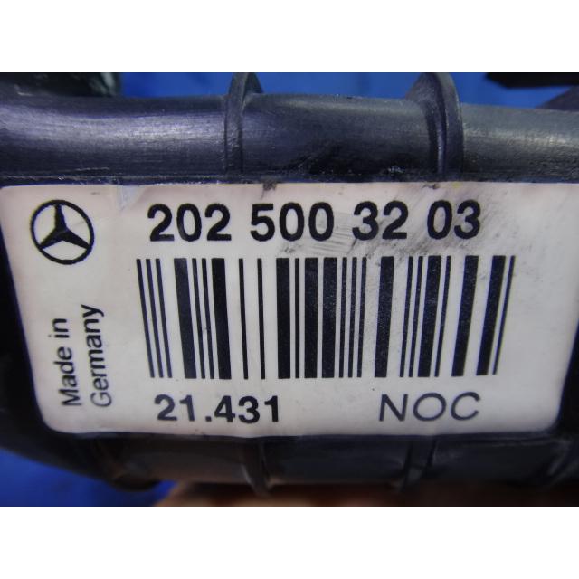 メルセデス ベンツ SLK 230 R170 等  純正 ラジエター  品番 2025003203  [9221] |  | 02