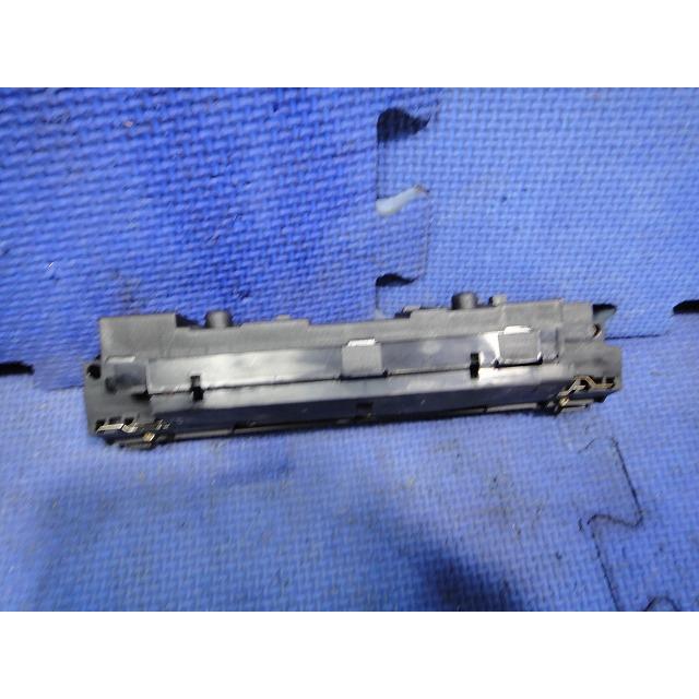 メルセデス ベンツ SLK R170 等 シートヒーター スイッチ  品番 2108200151   [9326] |  | 01