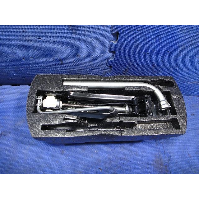 VW ゴルフ ヴァリアント 1KC 系 純正 ジャッキ ホイール レンチ 牽引フック 車載工具  [9513] | 