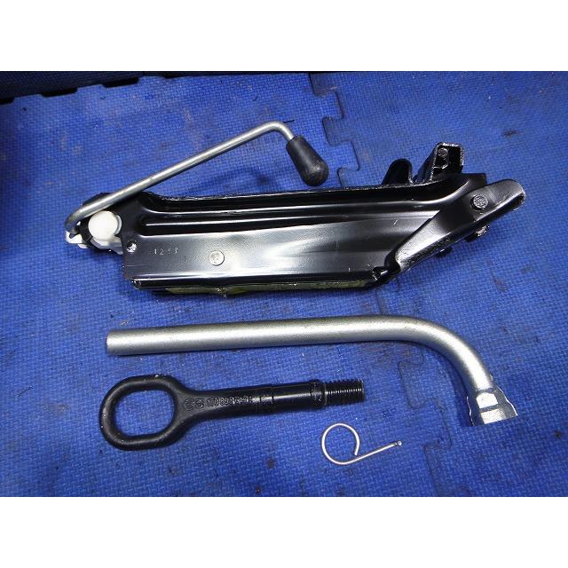 VW ゴルフ ヴァリアント 1KC 系 純正 ジャッキ ホイール レンチ 牽引フック 車載工具  [9513] |  | 01