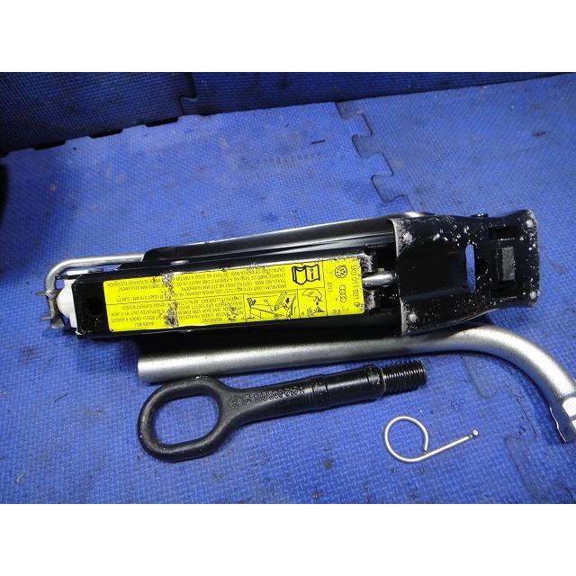 VW ゴルフ ヴァリアント 1KC 系 純正 ジャッキ ホイール レンチ 牽引フック 車載工具  [9513] |  | 02