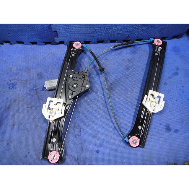 BMW 116i 120i [F20] 1A16 等  純正 左 フロント パワーウィンドウ レギュレーター  品番 7242561 [9521] |  | 01