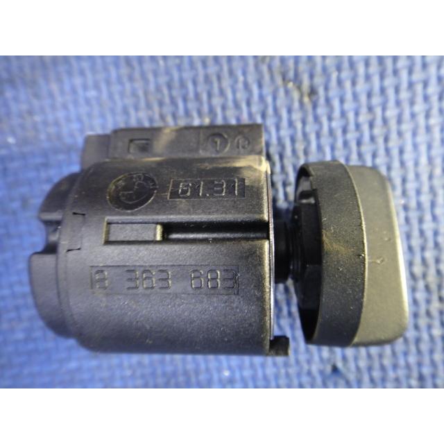 BMW 5シリーズ E39 525i  等  ライト スイッチ 品番 8363683　　 [9584] | 