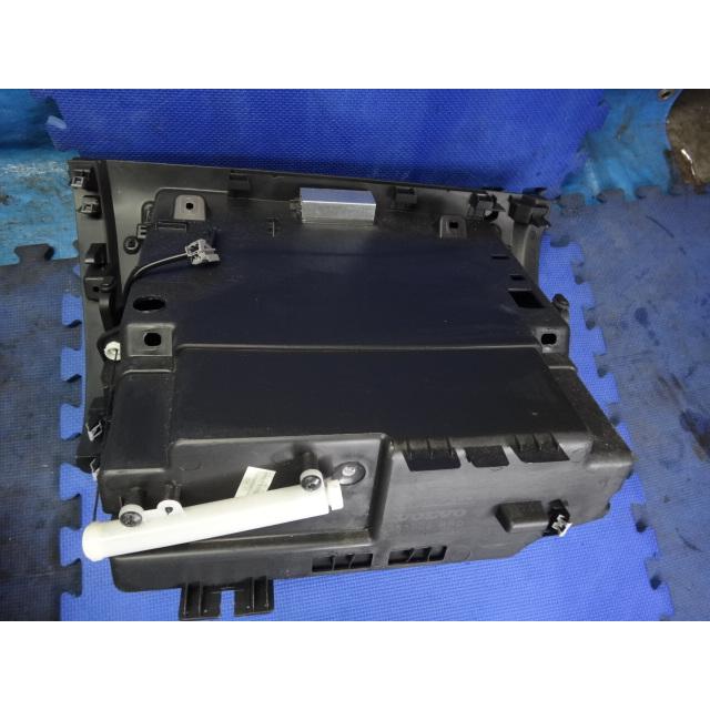 ボルボ V60 S60 FB4164T  等  グローブ ボックス　  [9588] |  | 03