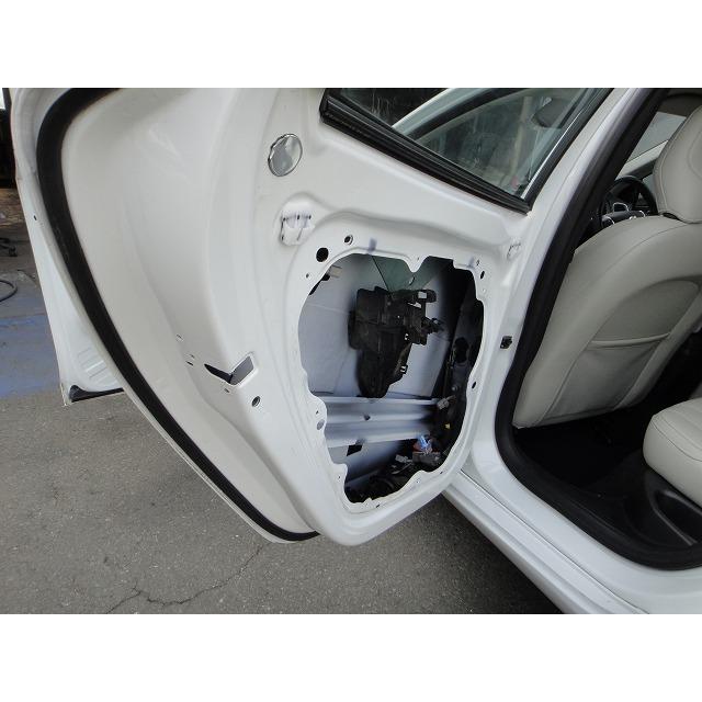 Volvo ボルボ V40 MB4164T 等  左 リア ドア   707/クリスタル ホワイト [9640] |  | 04