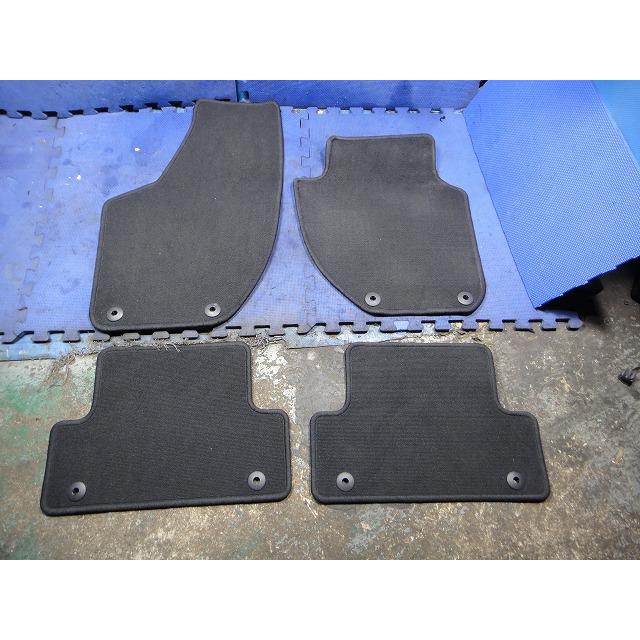 Volvo ボルボ V40 MB4164T 等 純正 フロア マット １台分  品番 31332241  [9640] | 