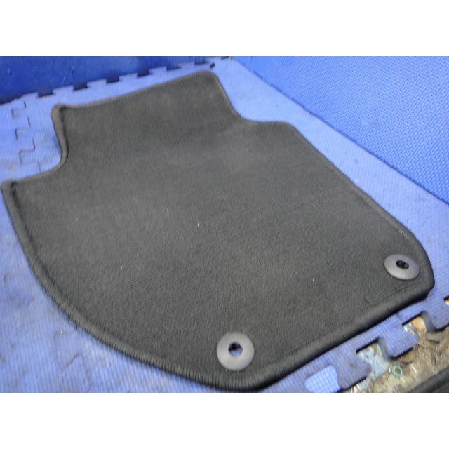 Volvo ボルボ V40 MB4164T 等 純正 フロア マット １台分  品番 31332241  [9640] |  | 01