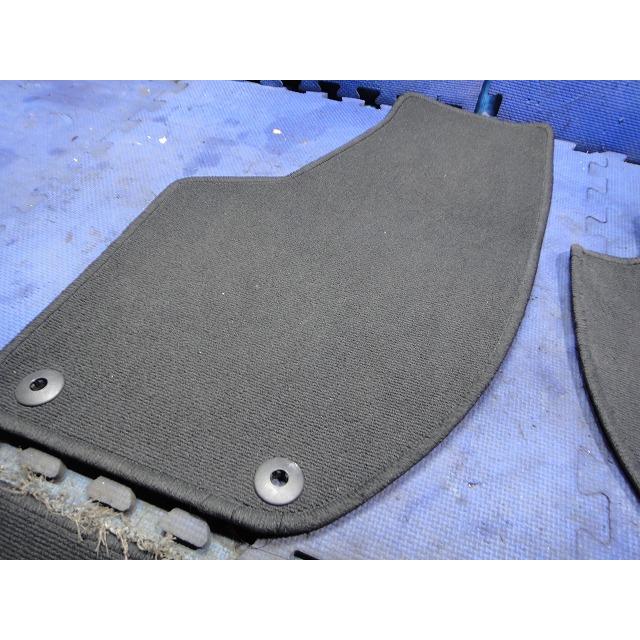 Volvo ボルボ V40 MB4164T 等 純正 フロア マット １台分  品番 31332241  [9640] |  | 02