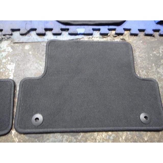 Volvo ボルボ V40 MB4164T 等 純正 フロア マット １台分  品番 31332241  [9640] |  | 03