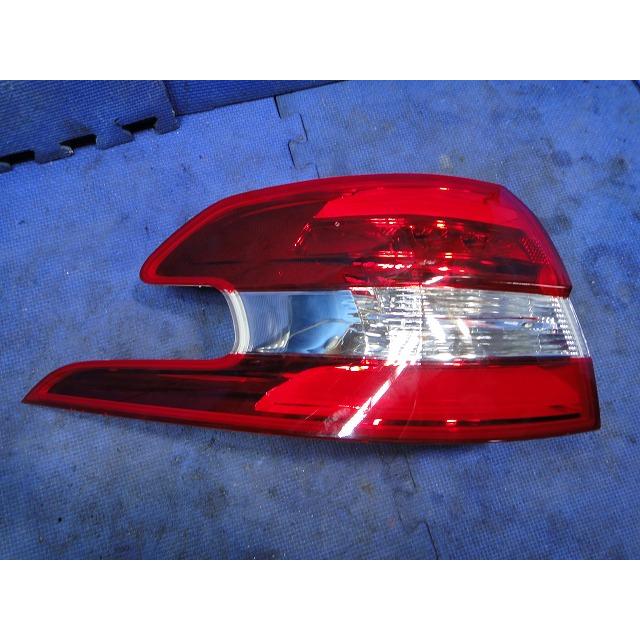 プジョー 308 T9WBH01 等 左 テール レンズ ライト ランプ 品番 9678093980   [9666] | 