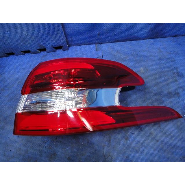 プジョー 308 T9WBH01 等 右 テール レンズ ライト ランプ 品番 9678093880   [9666] | 