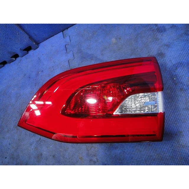 プジョー 308 T9WBH01 等 右 テール レンズ ライト ランプ 内側 フィニッシャー 品番 9678094880  [9666] | 