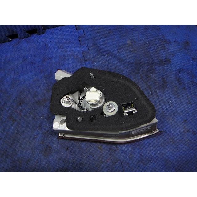 プジョー 308 T9WBH01 等 右 テール レンズ ライト ランプ 内側 フィニッシャー 品番 9678094880  [9666] |  | 01