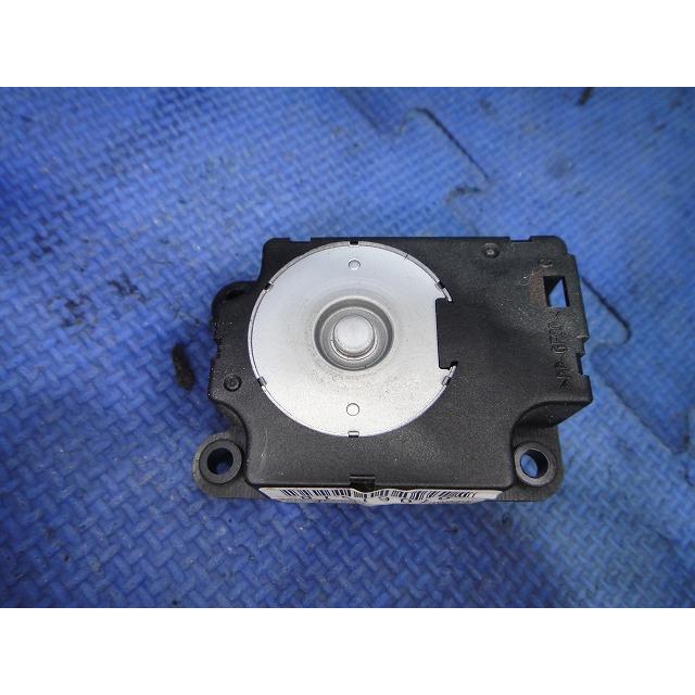 プジョー プジョー RCZ T7R5F02 等 エアコン フラップ モーター 品番 T1006419G