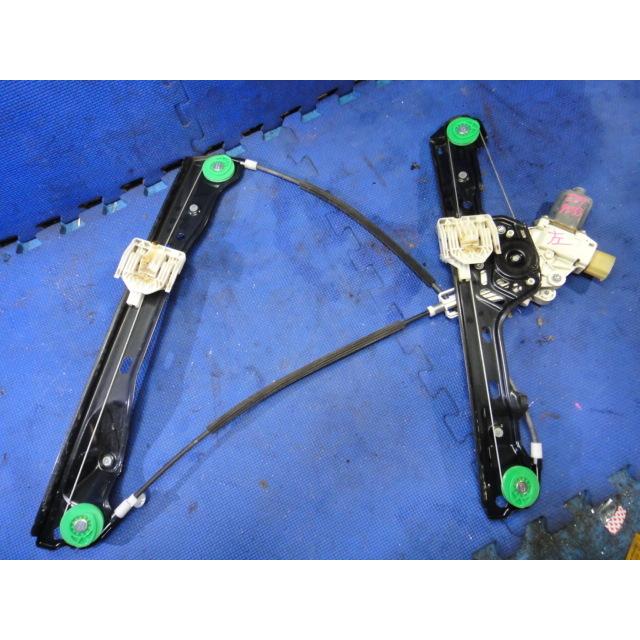 BMW E87 116i 等 純正 左 フロント ドア パワーウィンドウ レギュレーター 品番 7138465　   [9833] | 
