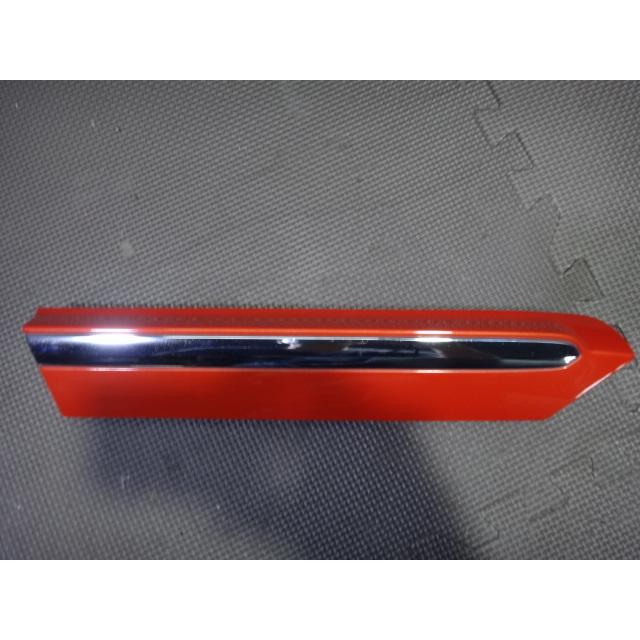 16cbz ザビートル　リア右　フェンダー VW ザ ビートル 16CBZ 等 右 リア フェンダー モール LB2Y/ハバネロ