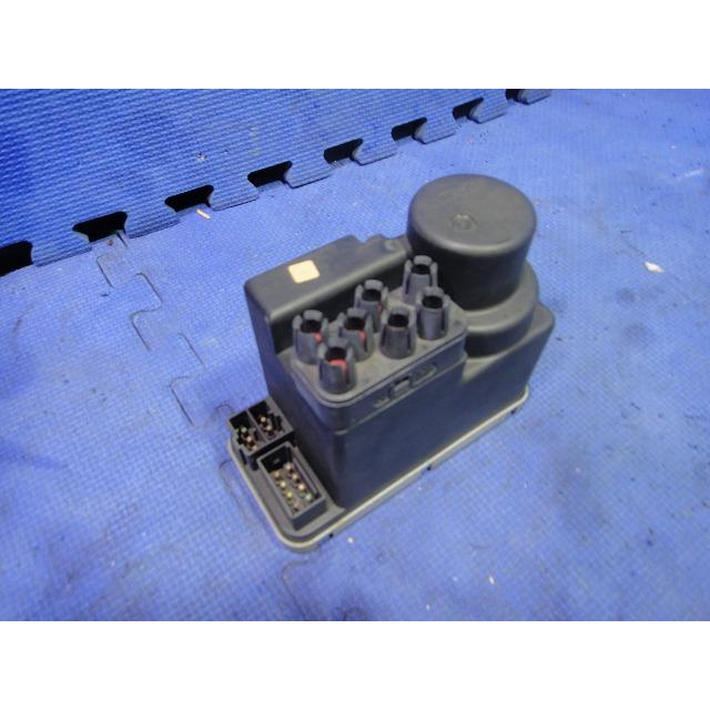 メルセデス ベンツ W202 ドアロック ポンプ バキューム ポンプ  品番 2028000248   [T] | 
