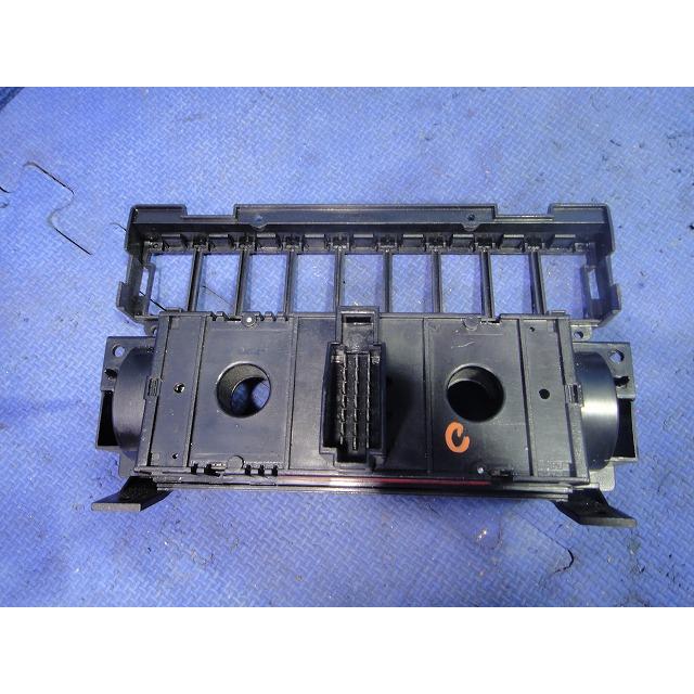 メルセデス ベンツ  W124 エアコン スイッチ  (c)  品番 1248303885  [T] |  | 01