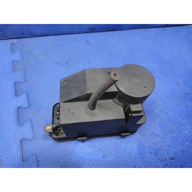 メルセデス ベンツ W126 W124 等 ドアロック バキューム ポンプ  品番 0008000648 | 