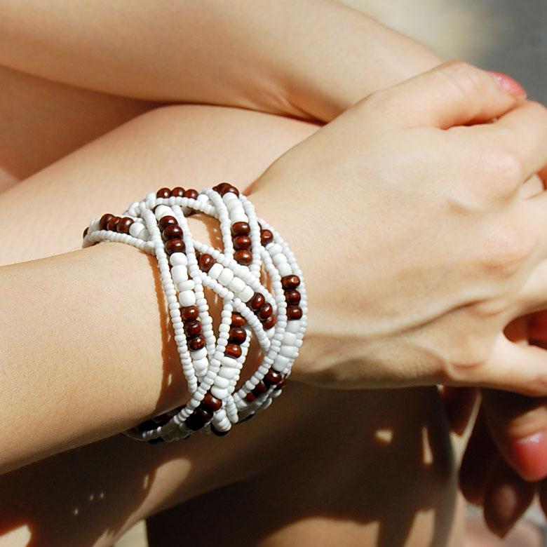 アジアン雑貨 南国リゾートの雰囲気漂うビーズのクロスバングル ホワイト アジア工房 10095 | ブランド登録なし | 04
