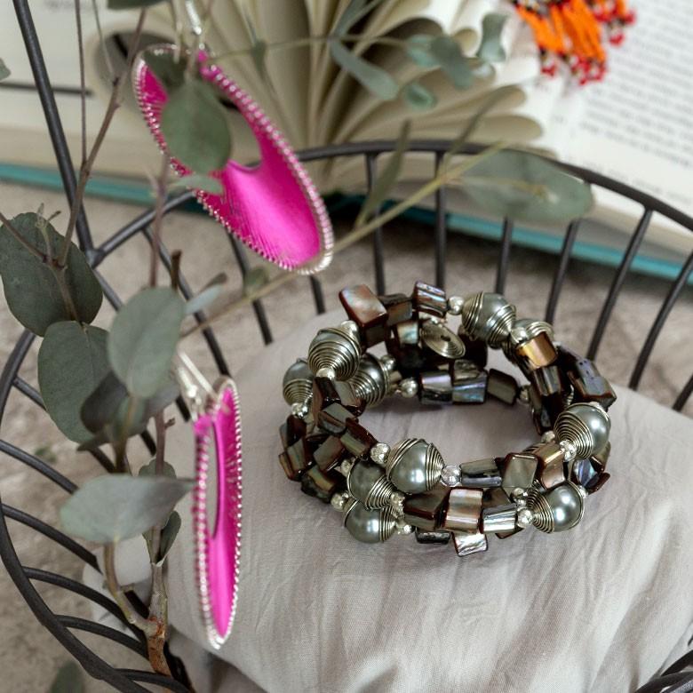 ブレスレット レディース 巻きつけ バングル シェル 天然石 ブラック バリ島 アジアン アクセサリー ハンドメイド 貝殻 10102 | ブランド登録なし | 03