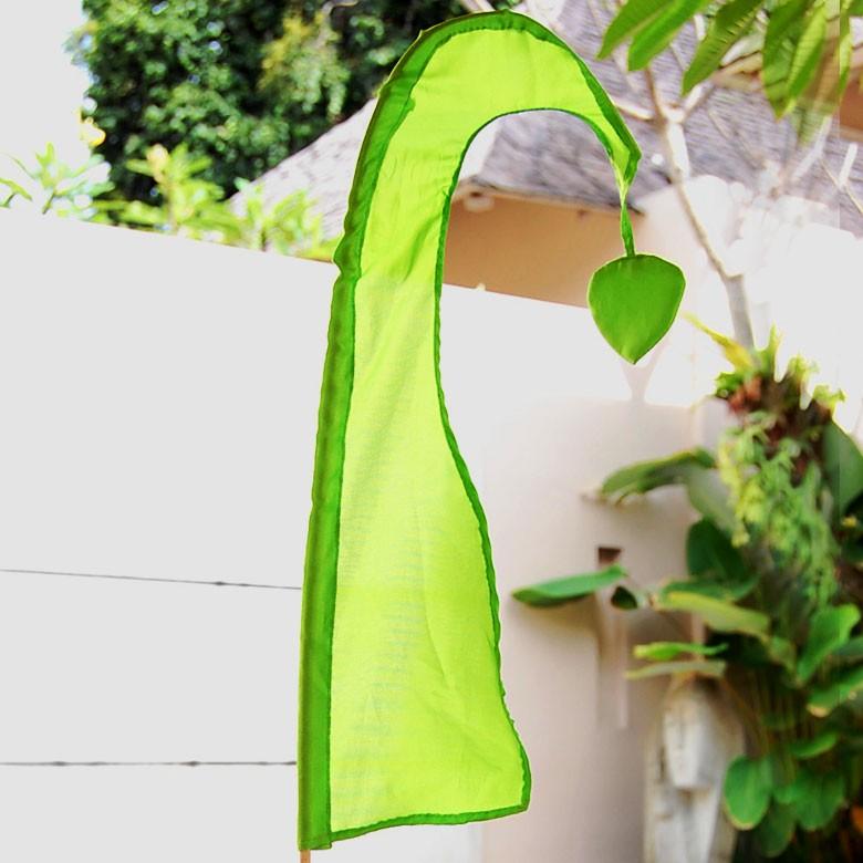 アジアン雑貨 カラフルで形のかわいいウングルウングル 旗 グリーン アジア工房 10230 | ブランド登録なし