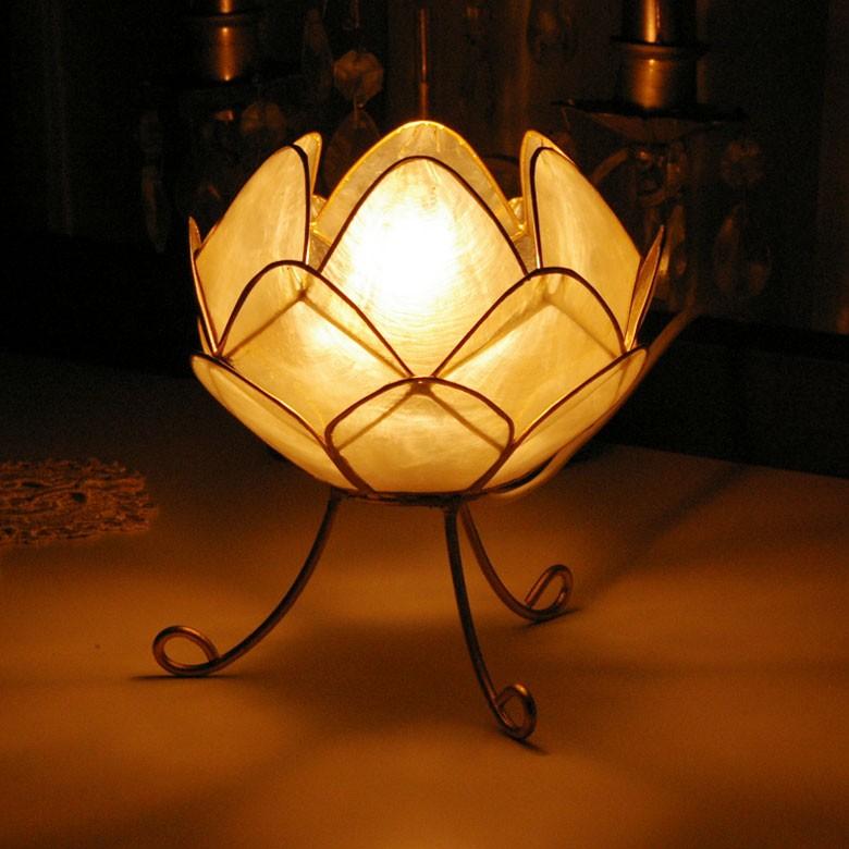 アジアン雑貨 蓮をモチーフにしたカピスシェルのフラワーランプ アジア工房 10290 | ELEMENTS（インテリア）