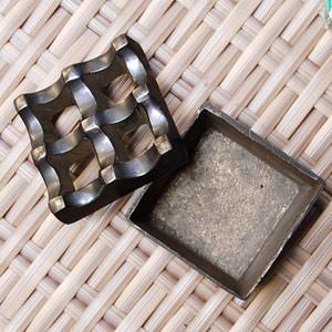 小さな銅製の波型アジアン灰皿 10327 | ブランド登録なし | 01