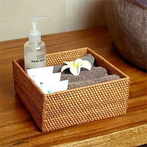 ラタンで編まれた四角い収納ボックス アジア工房 10684 | ブランド登録なし