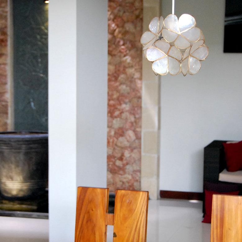 カピスシェルのフラワーモチーフペンダントライト アジア工房 11500 | ブランド登録なし | 09