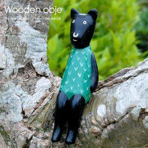 ちょこんとお座りしたバリの黒クマ木彫りオブジェ 11539 | ブランド登録なし