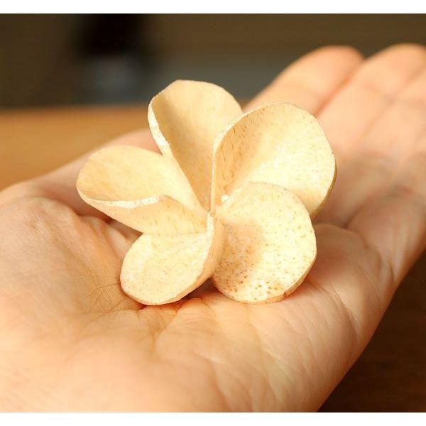 プルメリアの花びらをモチーフにした木製アロマフラワー Cタイプ アジア工房 11600 | ブランド登録なし | 01
