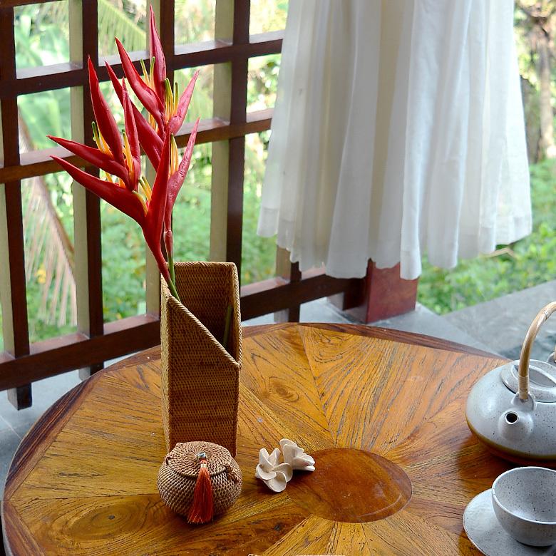 花瓶 フラワーベース 大きい カトラリースタンド アタ製 天然素材 ナチュラル アジアンインテリア アジア雑貨 13310 | ブランド登録なし | 13