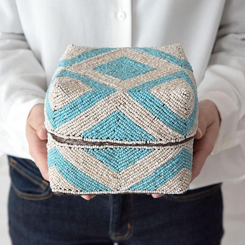 小物入れ M 蓋つき ビーズ製 バスケット 収納 ダイヤ柄 アジアン雑貨 Mサイズ アクセサリーボックス ソカシ フタ付きケース ブルー おしゃれ 13532-m | ブランド登録なし | 03