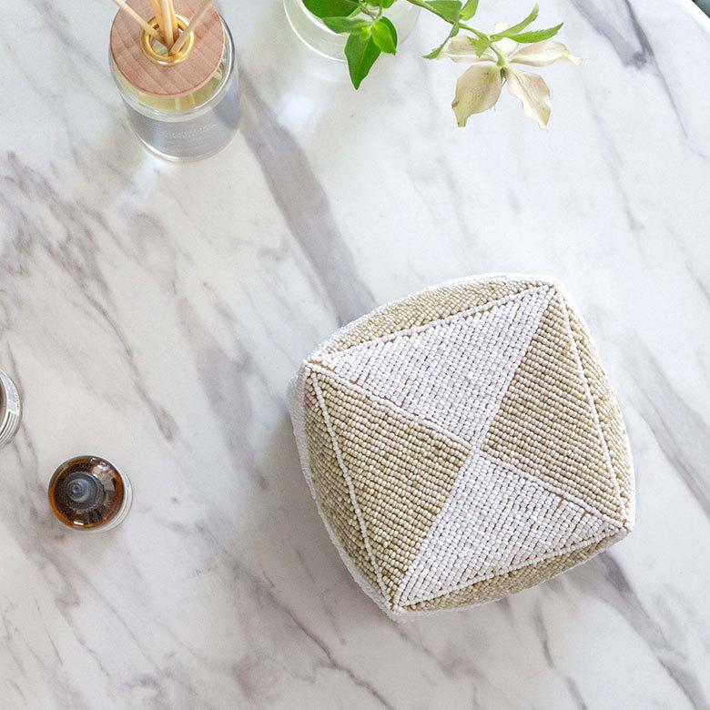 小物入れ 蓋つき ビーズ製 バスケット 収納 ダイヤ柄 アジアン雑貨 Mサイズ アクセサリーボックス ソカシ フタ付きケース ホワイト おしゃれ 13535-m | ブランド登録なし | 09