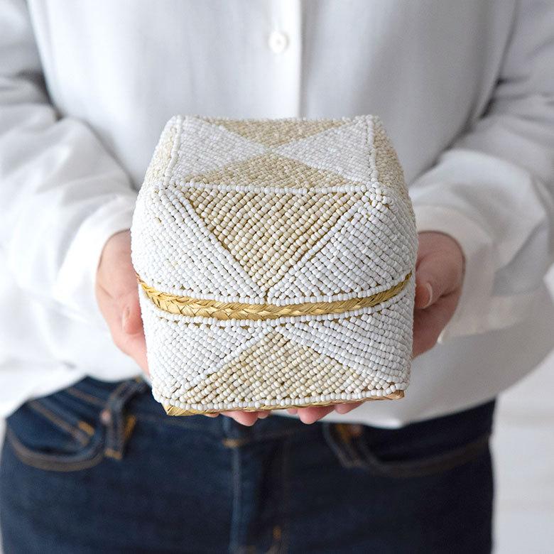 小物入れ 蓋つき ビーズ製 バスケット Sサイズ 収納 ダイヤ柄 アジアン雑貨 アクセサリーボックス ソカシ フタ付きケース ホワイト おしゃれ 13535-s | ブランド登録なし | 03