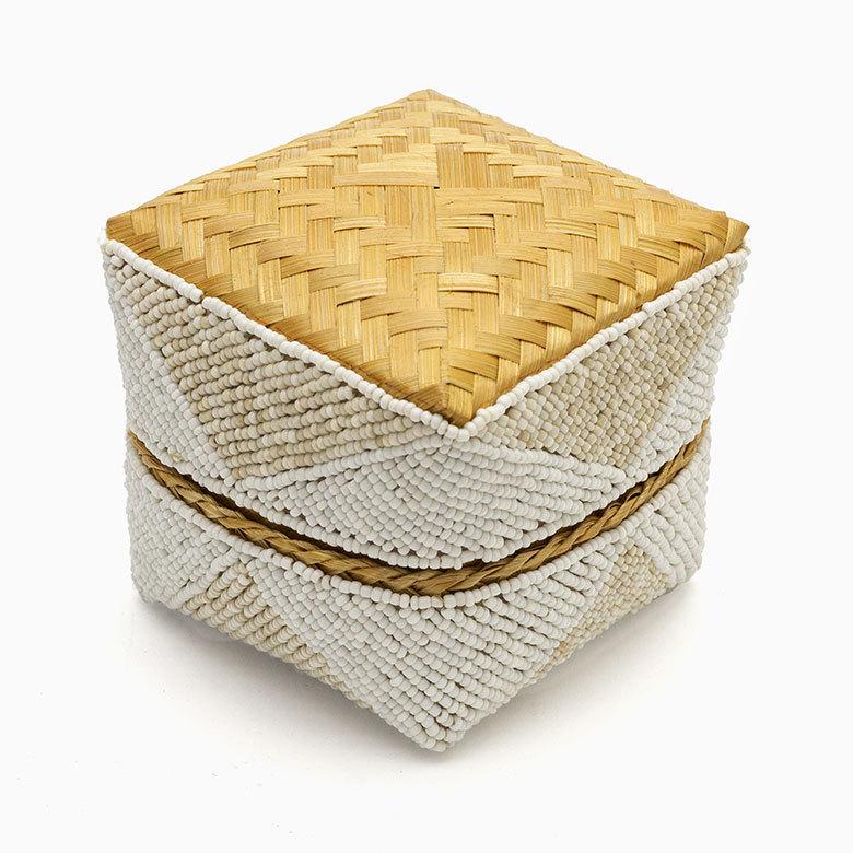 小物入れ 蓋つき ビーズ製 バスケット Sサイズ 収納 ダイヤ柄 アジアン雑貨 アクセサリーボックス ソカシ フタ付きケース ホワイト おしゃれ 13535-s | ブランド登録なし | 06