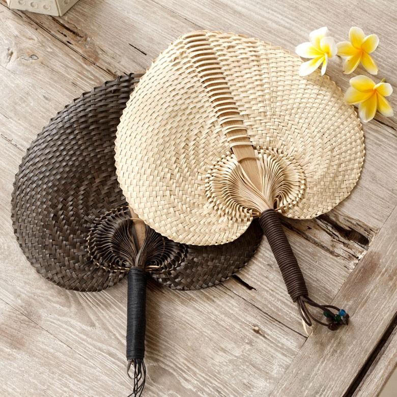 うちわ ロンタル椰子製 ハンドメイド ビーズ付き アジアン アイボリー ブラウン 南国 リゾート バリ雑貨 1358 | ブランド登録なし