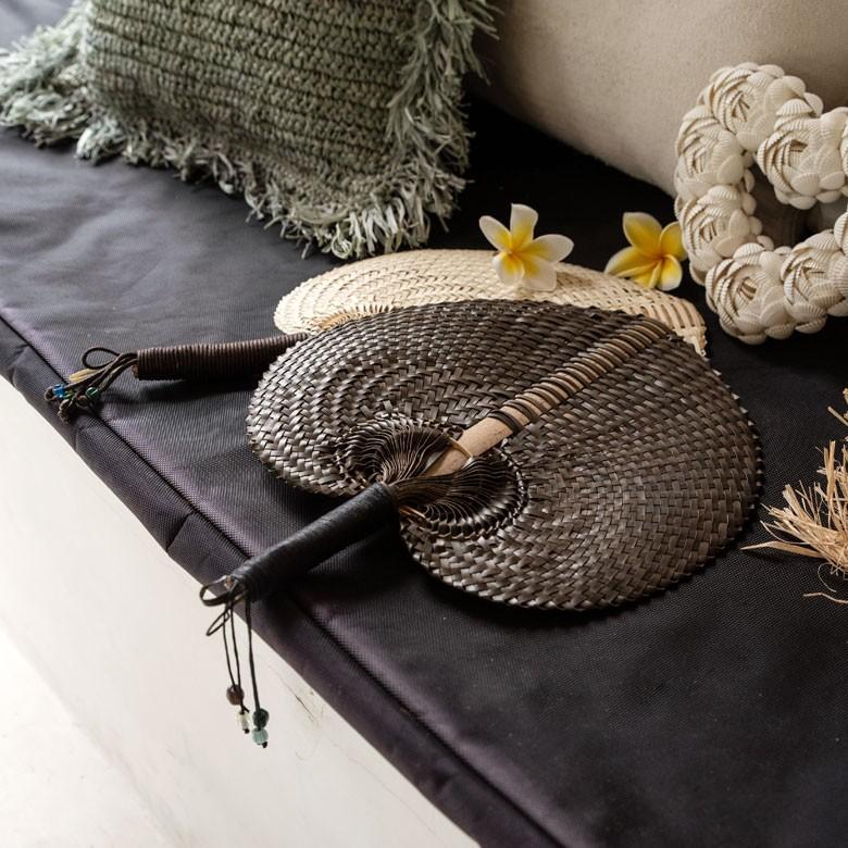 うちわ ロンタル椰子製 ハンドメイド ビーズ付き アジアン アイボリー