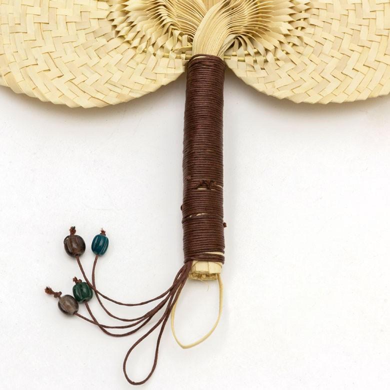 うちわ ロンタル椰子製 ハンドメイド ビーズ付き アジアン アイボリー ブラウン 南国 リゾート バリ雑貨 1358 | ブランド登録なし | 09
