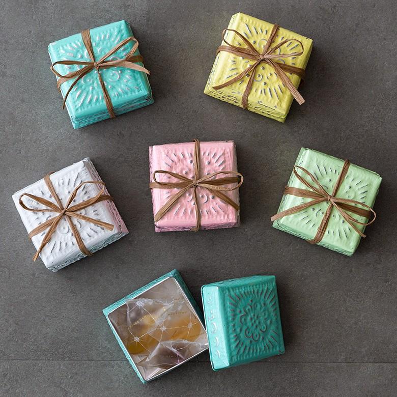 小物入れ 蓋つき アルミ製 収納 アクセサリーケース ジュエリーケース 正方形 型押し アジアン おしゃれ BOX 収納ケース 幅約8cm 13842 | ブランド登録なし | 17